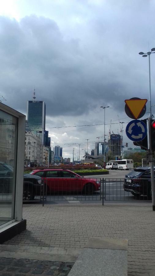Metro Centrum Bed Варшава Екстериор снимка